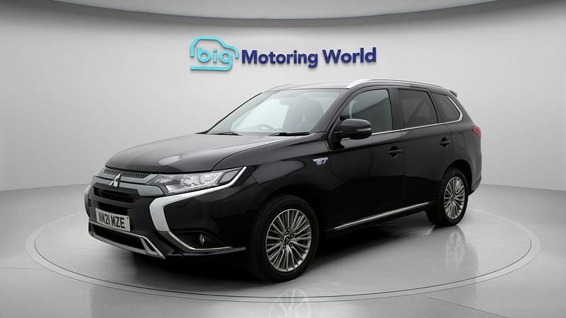 Used Mitsubishi Outlander P-HEV 224 HP (164 kW) 2020 Black Estate