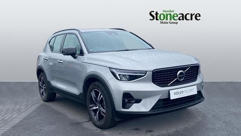 Silver Used 2023 Volvo XC40 Plus SUV | £27,940 (Good price) - Image 1/4
