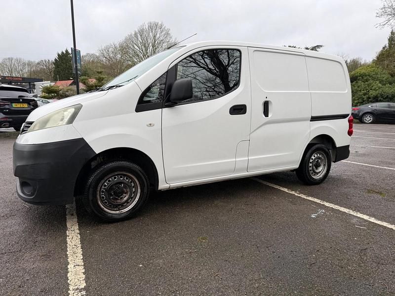 Used Nissan NV200 SE 2011 White MPV