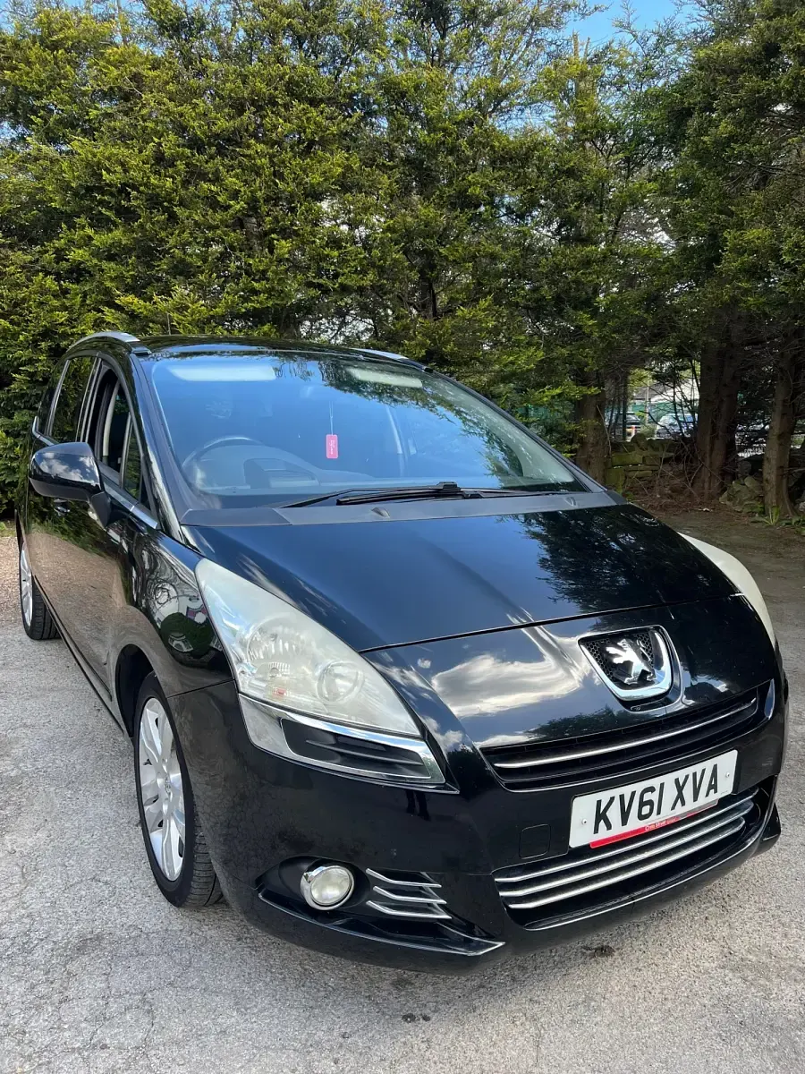 Używany Peugeot 5008 112 KM (82 kW) 2011 Czarny Minivan