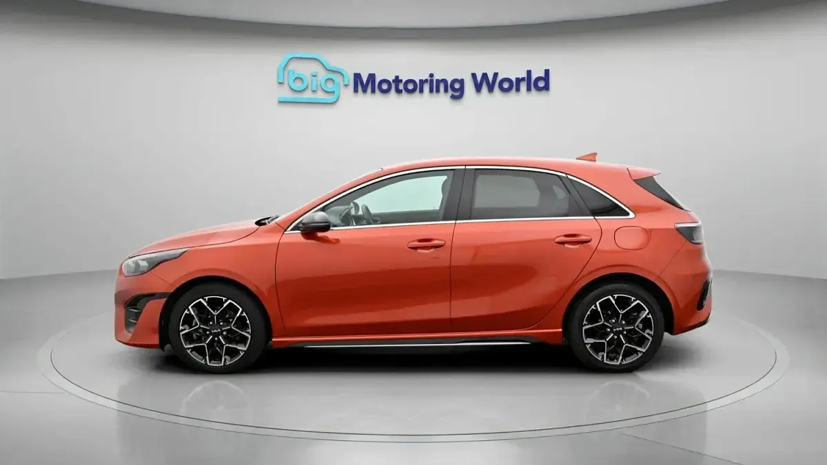Used Kia Ceed GT-Line 160 HP (117 kW) 2023 Orange Hatchback