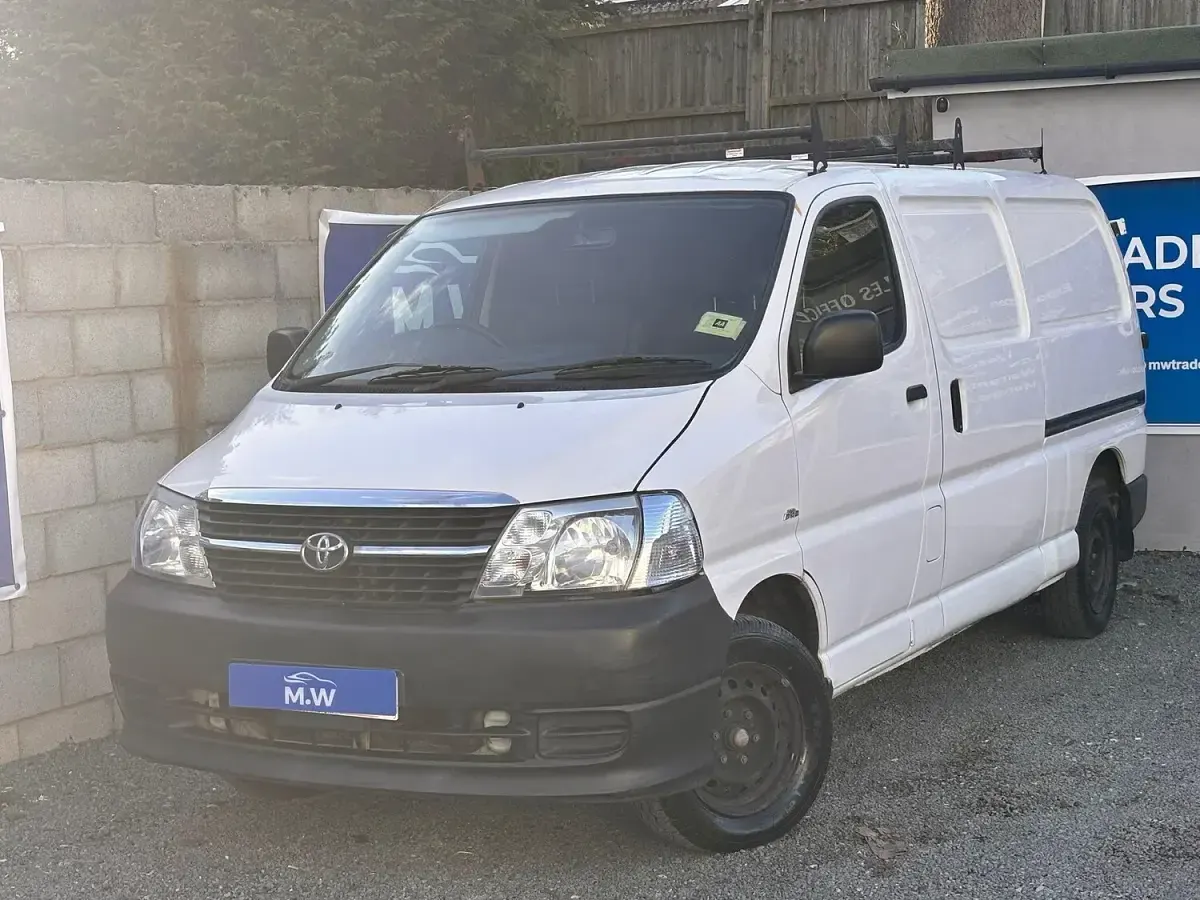 Used Toyota HiAce H1 120 HP (88 kW) 2010 White Van