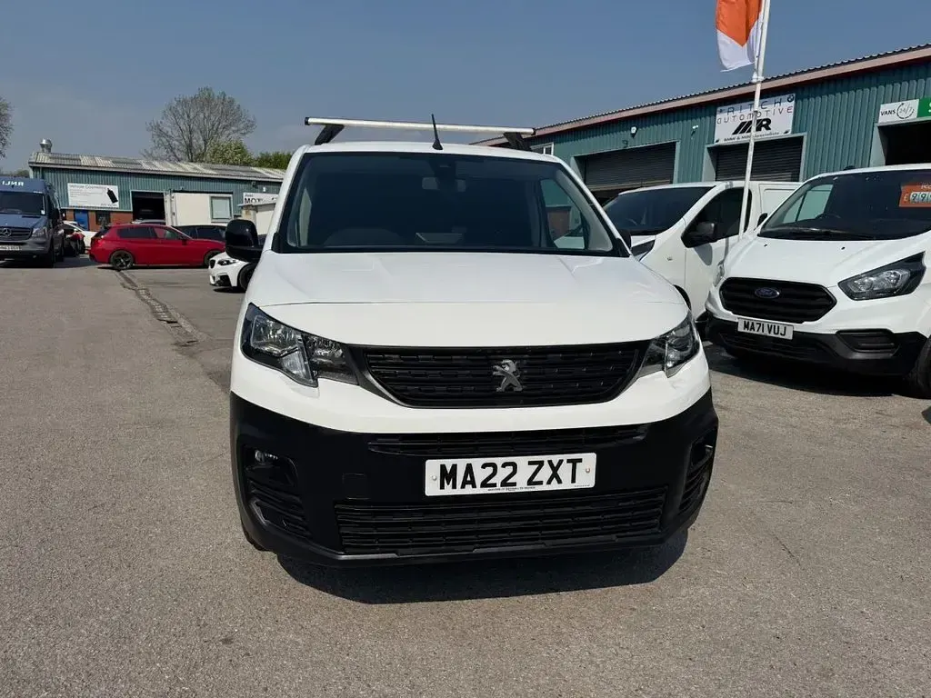 Used Peugeot Partner Premium 2022 White MPV