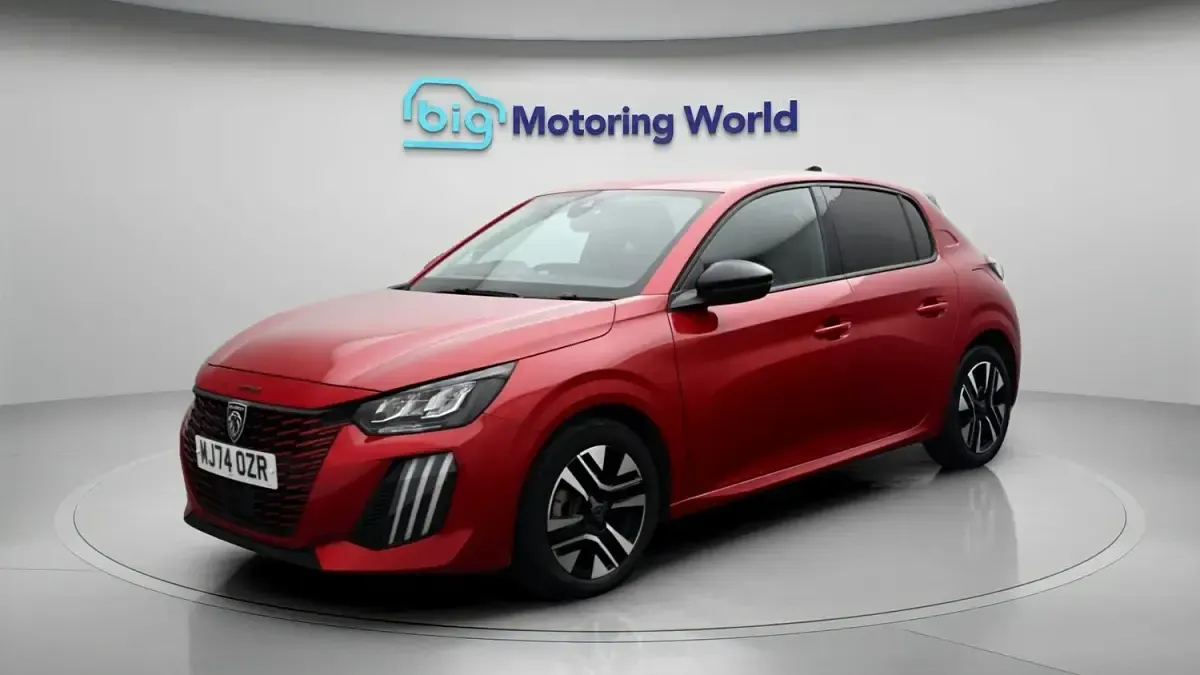 Used Peugeot 208 Allure 101 HP (74 kW) 2024 Red Hatchback