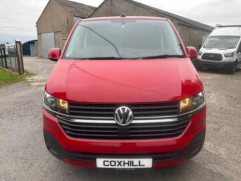 Used VW Transporter Highline 150 HP (110 kW) 2021 Red Van
