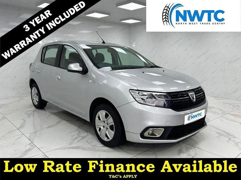 Silver Used 2017 Dacia Sandero Lauréate Hatchback | £5,895 (Fair price) - Image 1/3