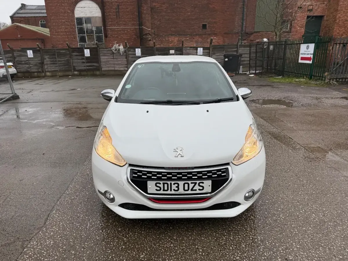 Used Peugeot 208 GTi 2013 White Hatchback