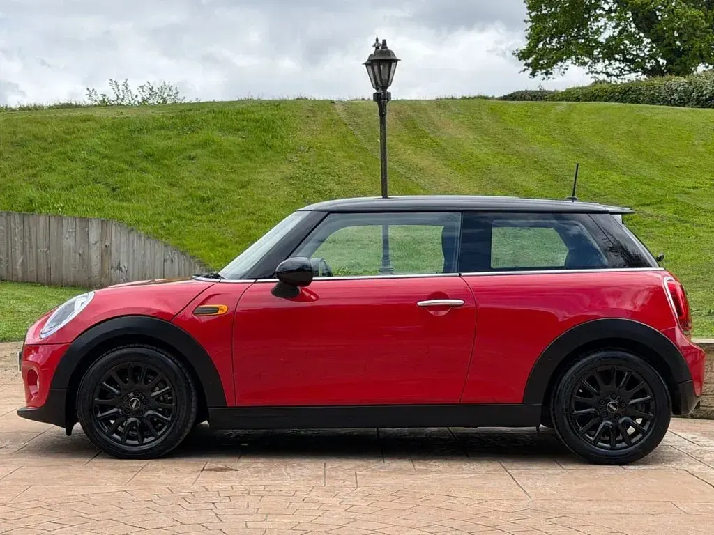 Used Mini Cooper Hatch 2017 Red Hatchback