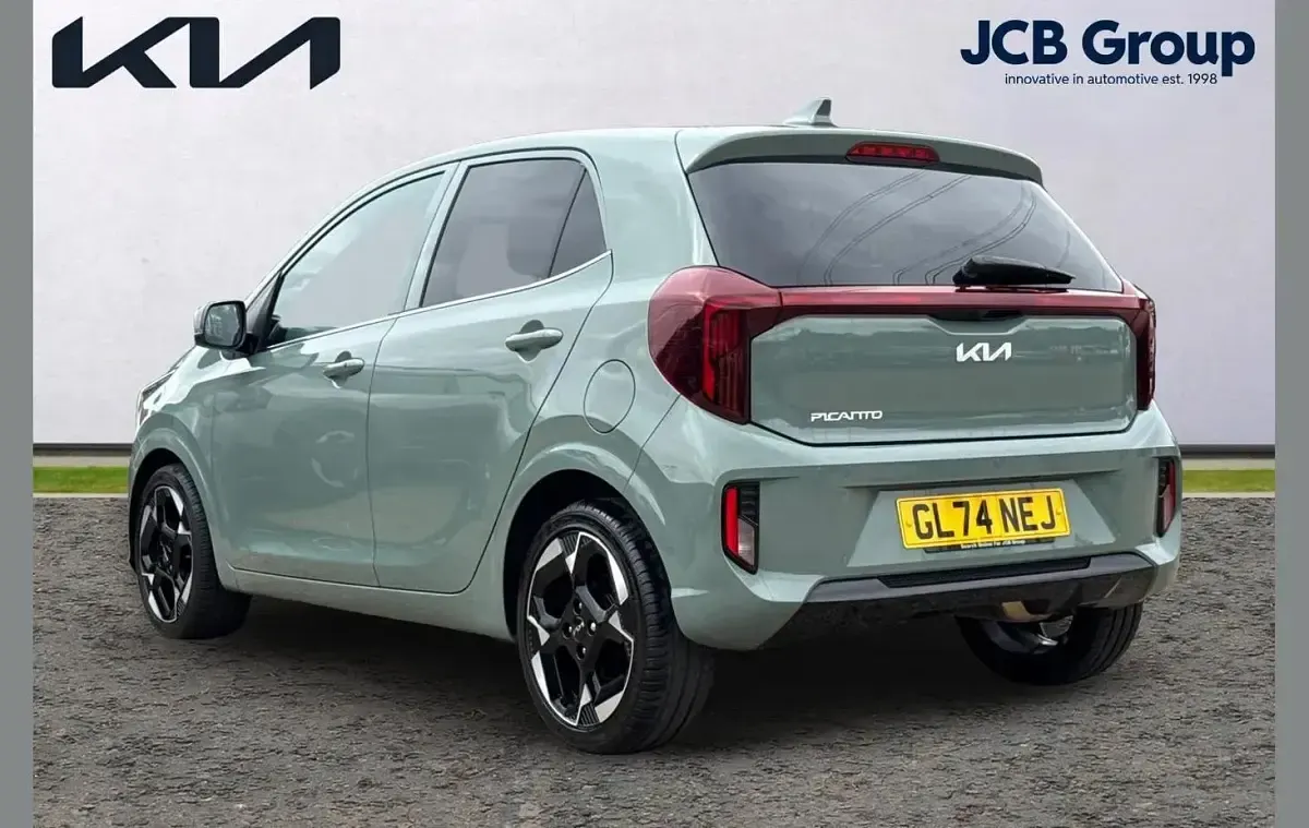 Used Kia Picanto 76 HP (55 kW) 2025 Green Hatchback