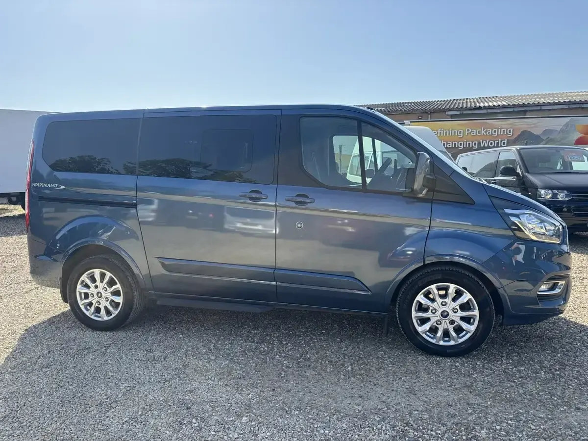 Used Ford Tourneo Custom Titanium 2019 Blue Van