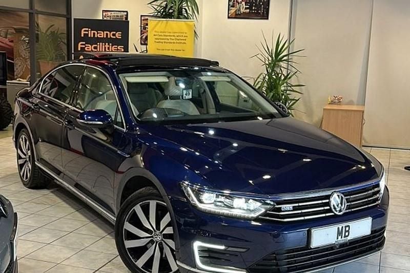 Blue Used 2017 VW Passat Advance Sedan | £8,493 (Fair price) - Image 1/1