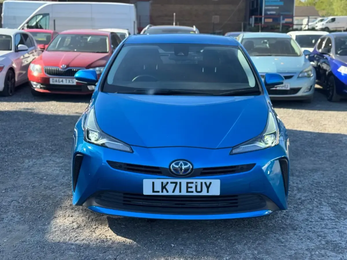Usado Toyota Prius Active 122 CV (89 kW) 2026 Azul Utilitario