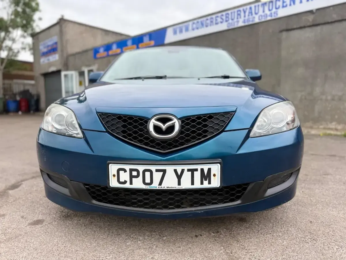 Begagnad Mazda 3 2007 Blå Halvkombi