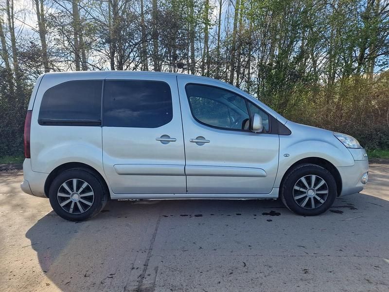 Used Peugeot Partner Tepee S 92 HP (67 kW) 2014 Silver MPV