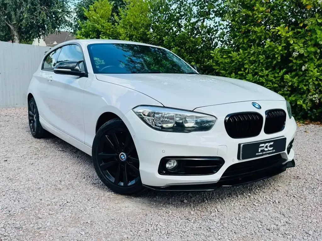 Used BMW 120 Sport Line 177 HP (130 kW) 2016 White Hatchback