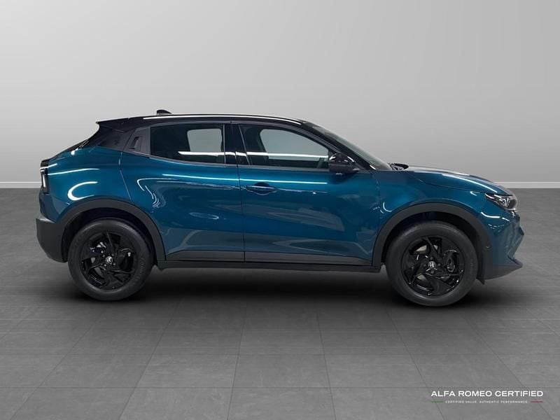 Used Alfa Romeo Junior 134 HP (98 kW) 2025 Blue SUV