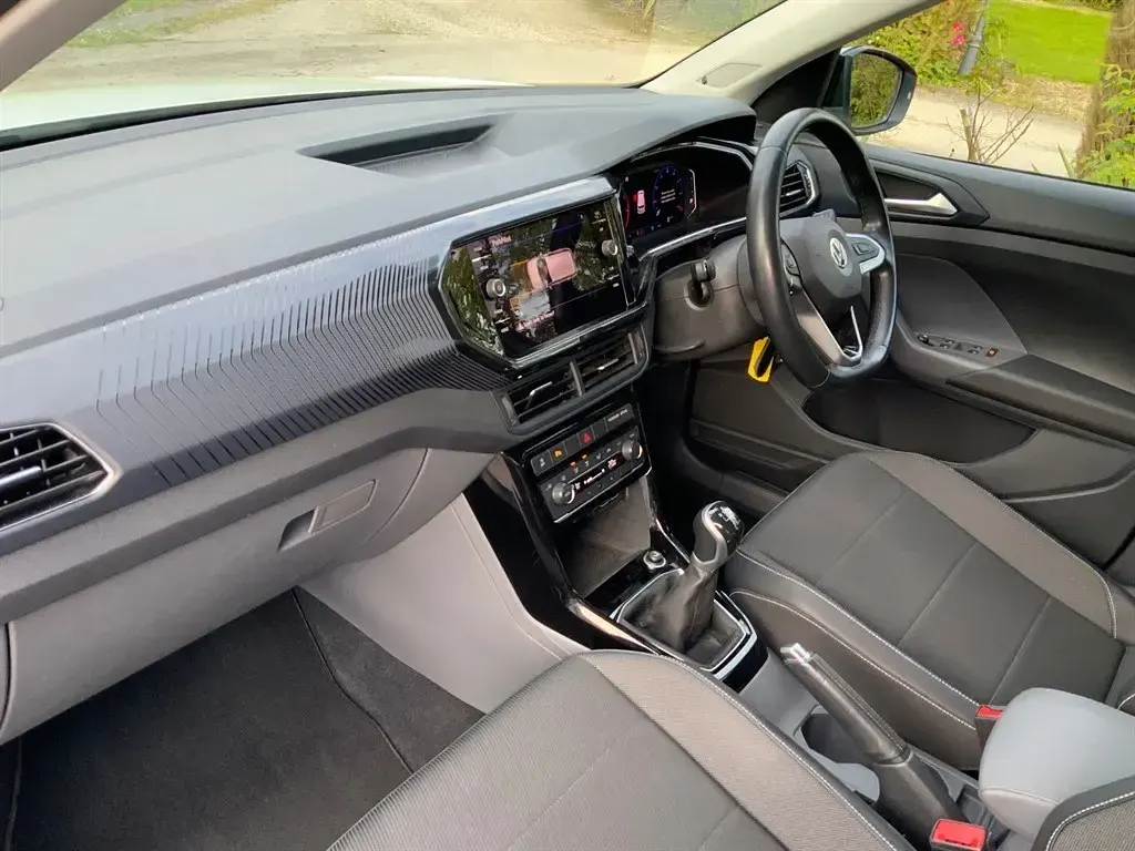 Used VW T-Cross Edition 115 HP (84 kW) 2019 Pure white SUV