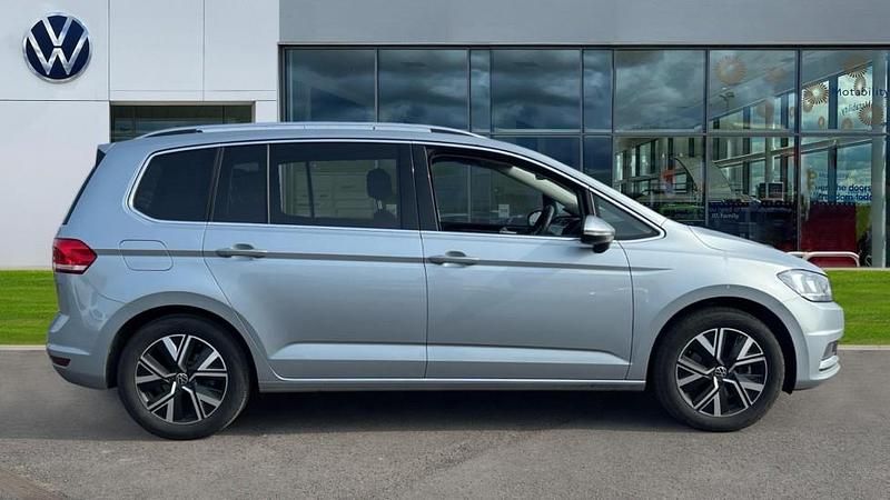 Used VW Touran SEL 150 HP (110 kW) 2025 Oyster silver MPV