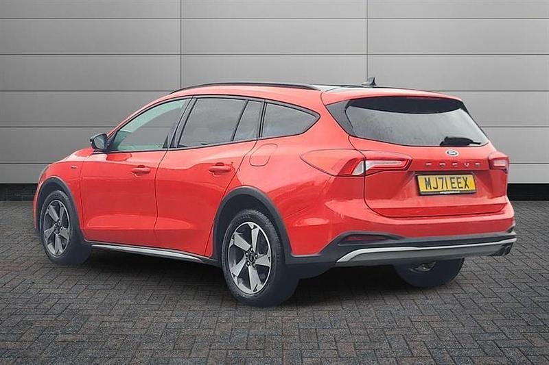 Used Ford Focus Active 120 HP (88 kW) 2021 Race red Estate