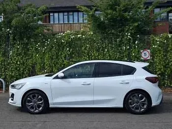Used Ford Focus ST-Line 155 HP (114 kW) 2023 White Hatchback