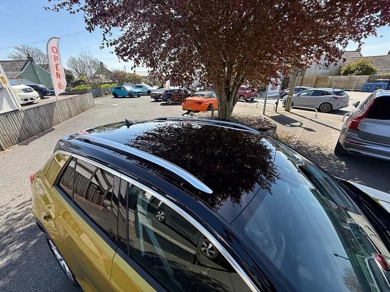 Usado VW T-Roc SEL 150 HP (110 kW) 2018 Amarelo SUV