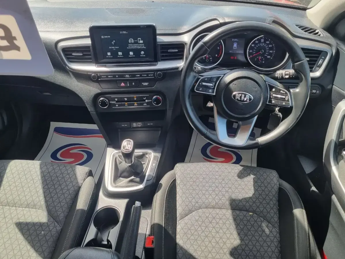 Used Kia Ceed 114 HP (83 kW) 2019 Grey Hatchback