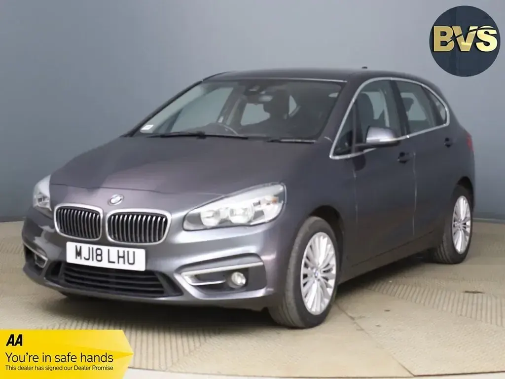 Begagnad BMW 218 Luxury Line 150 HK (110 kW) 2018 Grå Minibuss