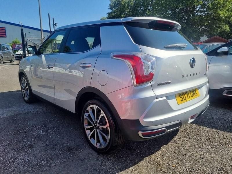 Used Ssangyong (KGM) Tivoli 136 HP (100 kW) 2021 Silver SUV