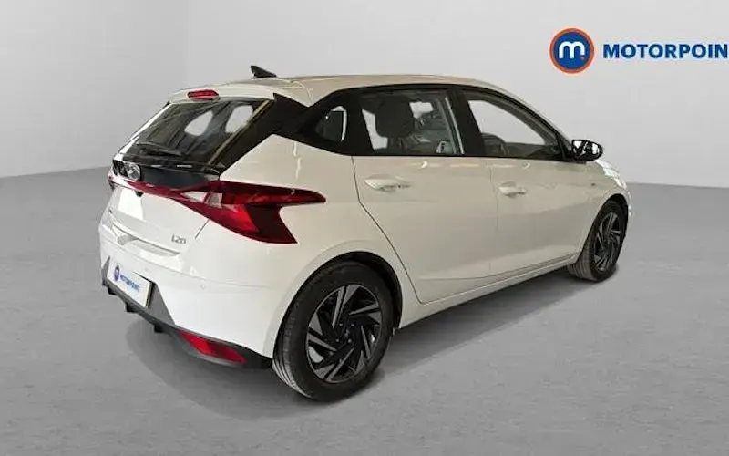 Used Hyundai i20 SE 101 HP (74 kW) 2022 White Hatchback