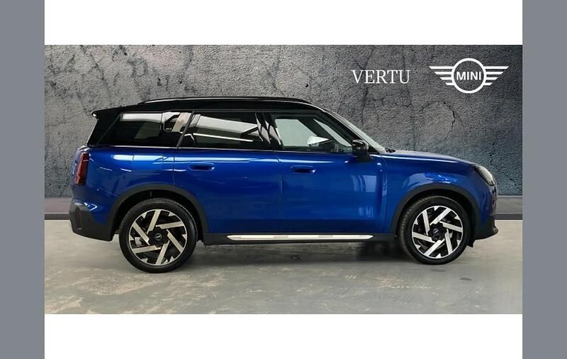Used Mini Countryman Exclusive 218 HP (160 kW) 2024 Blue SUV