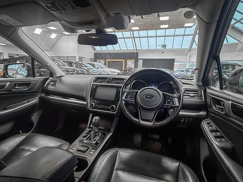 Used Subaru Outback Premium 175 HP (128 kW) 2019 Gold Estate