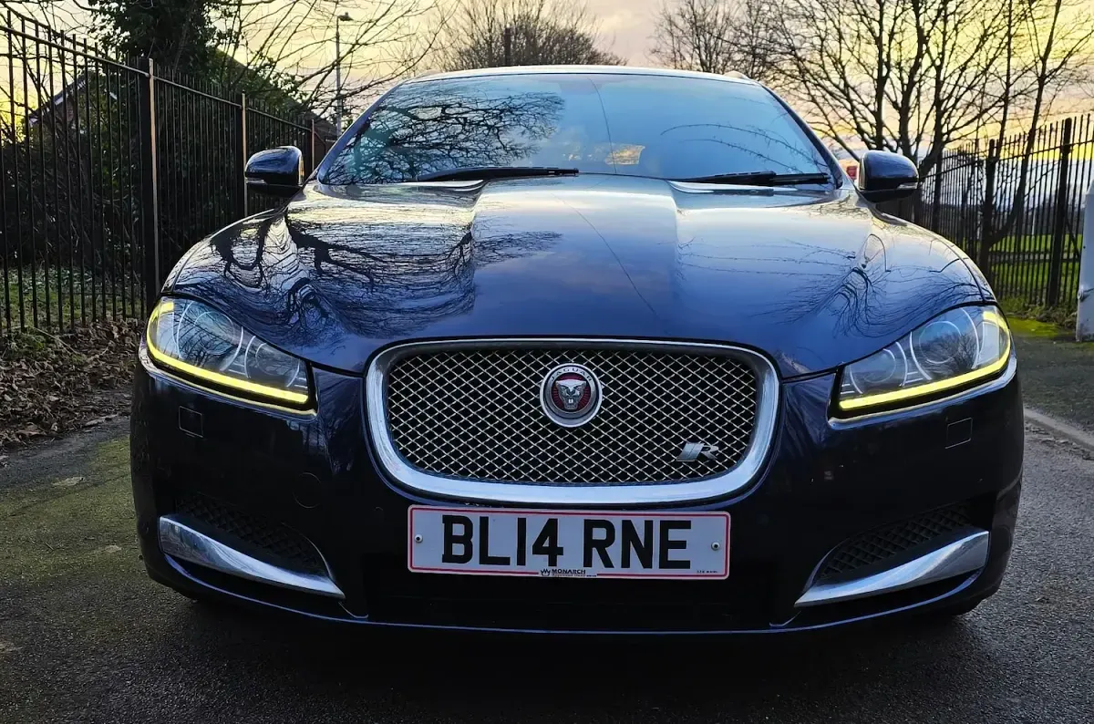 Used Jaguar XF Sportbrake Premium Luxury 200 HP (147 kW) 2014 Blue Estate