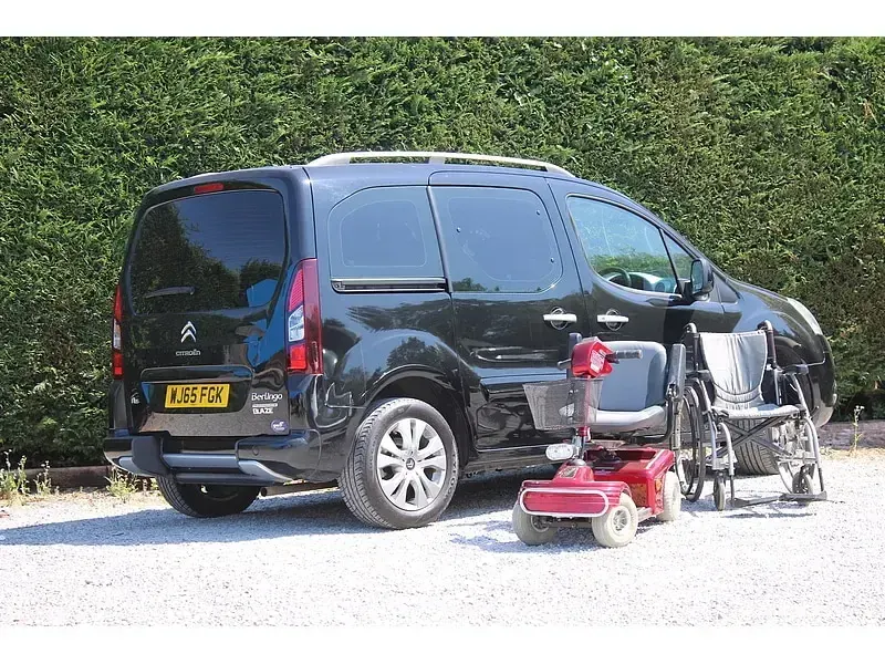 Used Citroën Berlingo 90 HP (66 kW) 2015 Black MPV