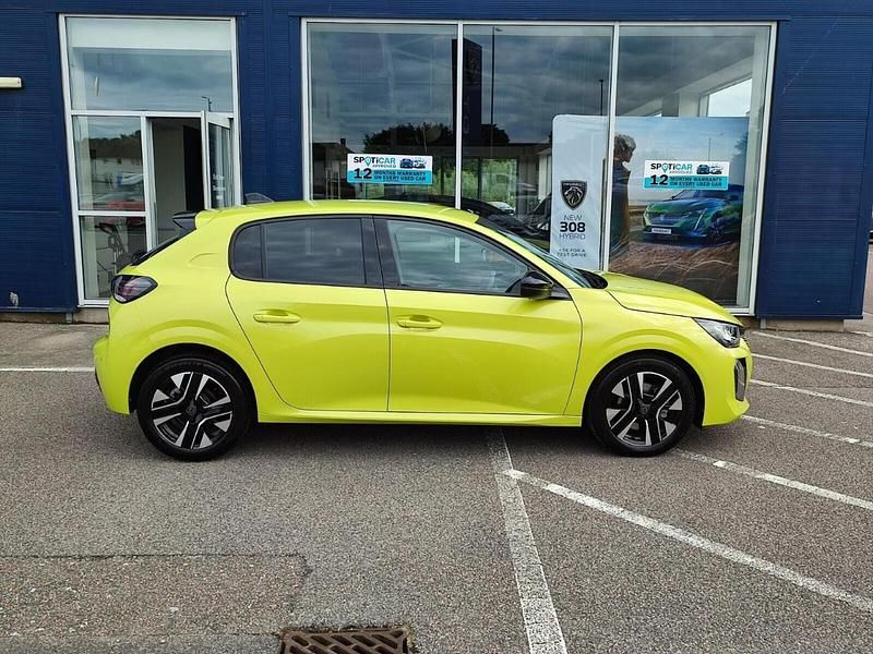 Used Peugeot 208 Allure 101 HP (74 kW) 2024 Yellow Hatchback