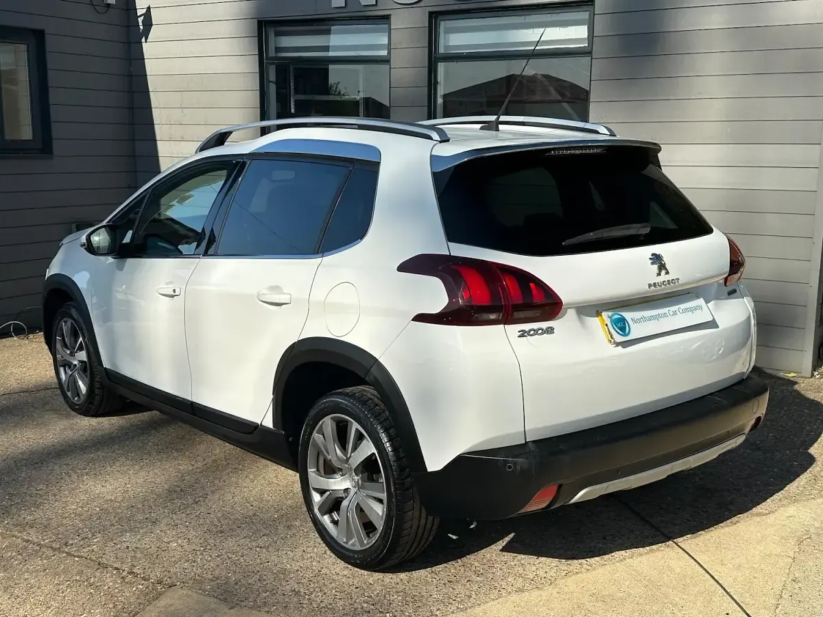 Used Peugeot 2008 Allure 97 HP (71 kW) 2016 White SUV