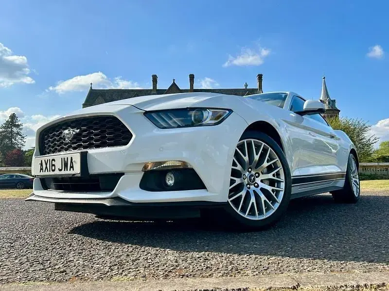 Usado Ford Mustang 317 CV (233 kW) 2016 Blanco Coupe