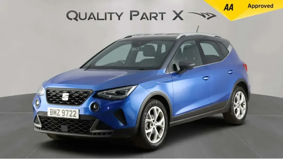 Begagnad Seat Arona FR 2023 Blå SUV
