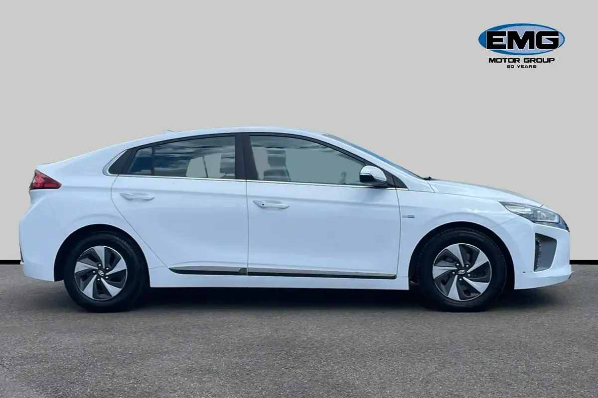 Used Hyundai Ioniq Premium SE 141 HP (103 kW) 2018 White Hatchback