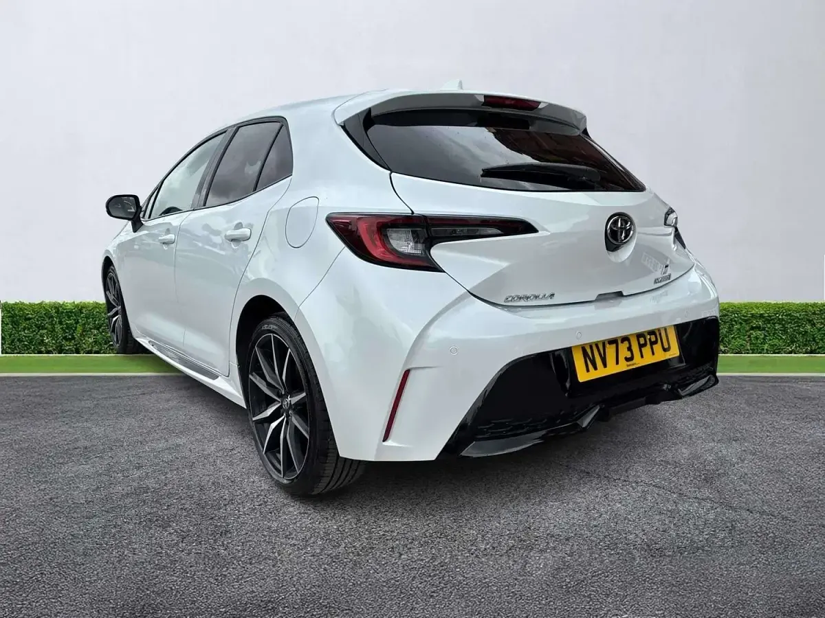 Used Toyota Corolla Sport 140 HP (102 kW) 2023 White Hatchback