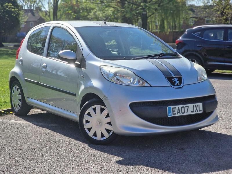 Used Peugeot 107 68 HP (50 kW) 2007 Silver Hatchback