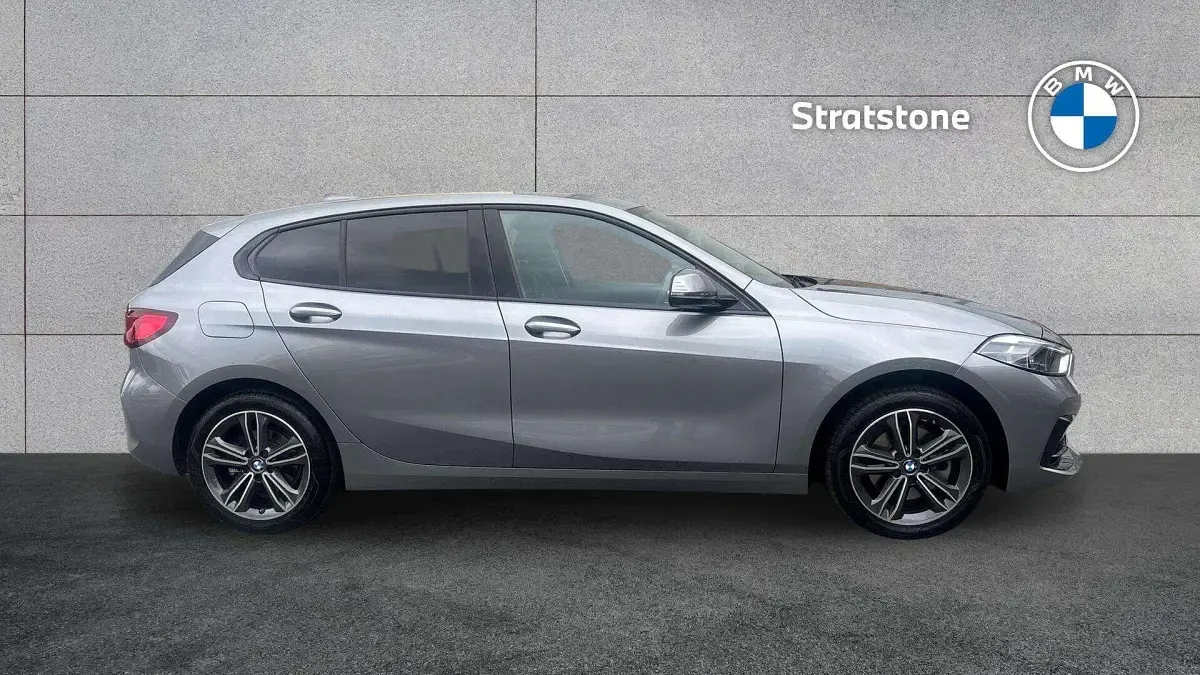 Used BMW 118 Sport Line 134 HP (98 kW) 2024 Grey Hatchback