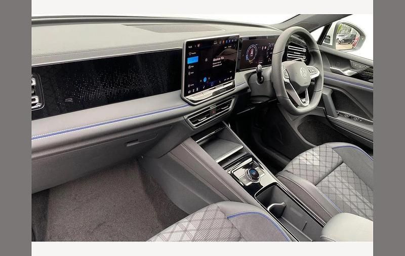 Used VW Tiguan R-line 150 HP (110 kW) 2025 White SUV