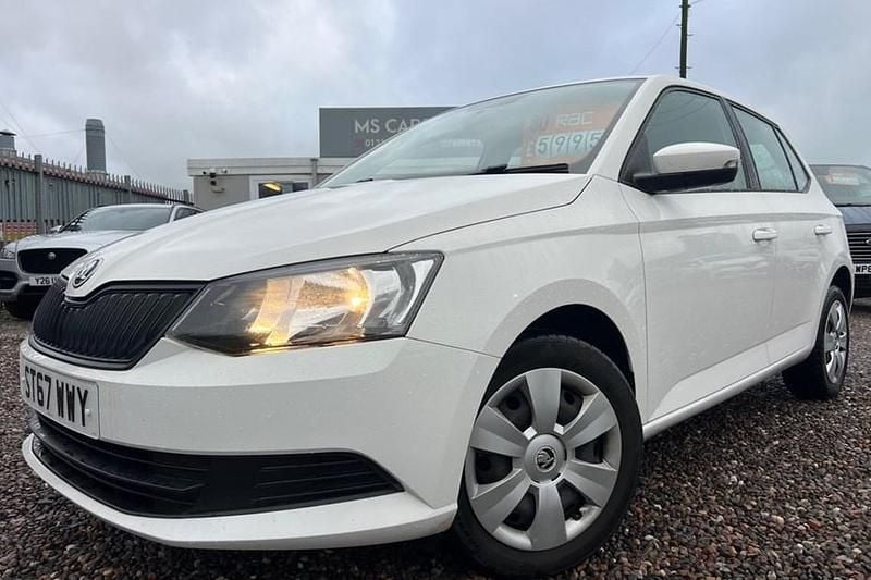 Used Skoda Fabia 60 HP (44 kW) 2018 White Hatchback
