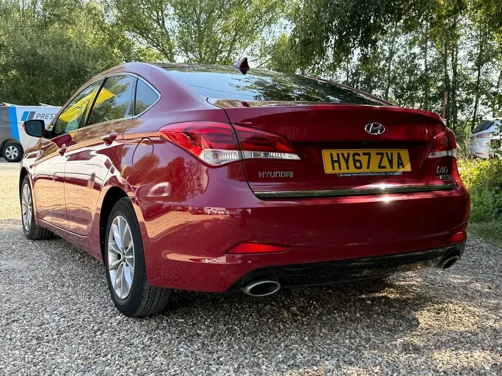 Used Hyundai i40 SE 141 HP (103 kW) 2017 Red Sedan