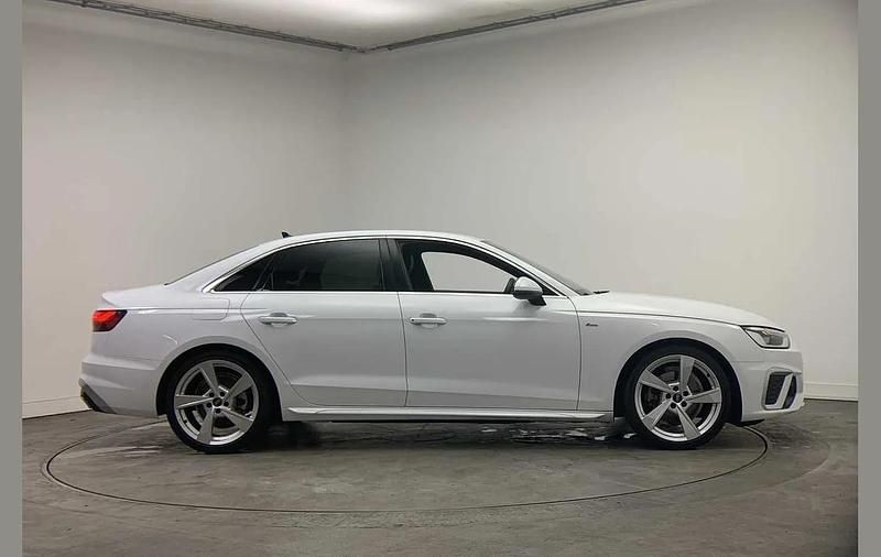 Used Audi A4 S-Line 147 HP (108 kW) 2024 White Sedan