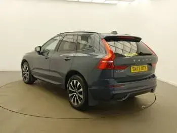 Second-hand Volvo XC60 Plus 197 CP (144 kW) 2023 Albastru SUV