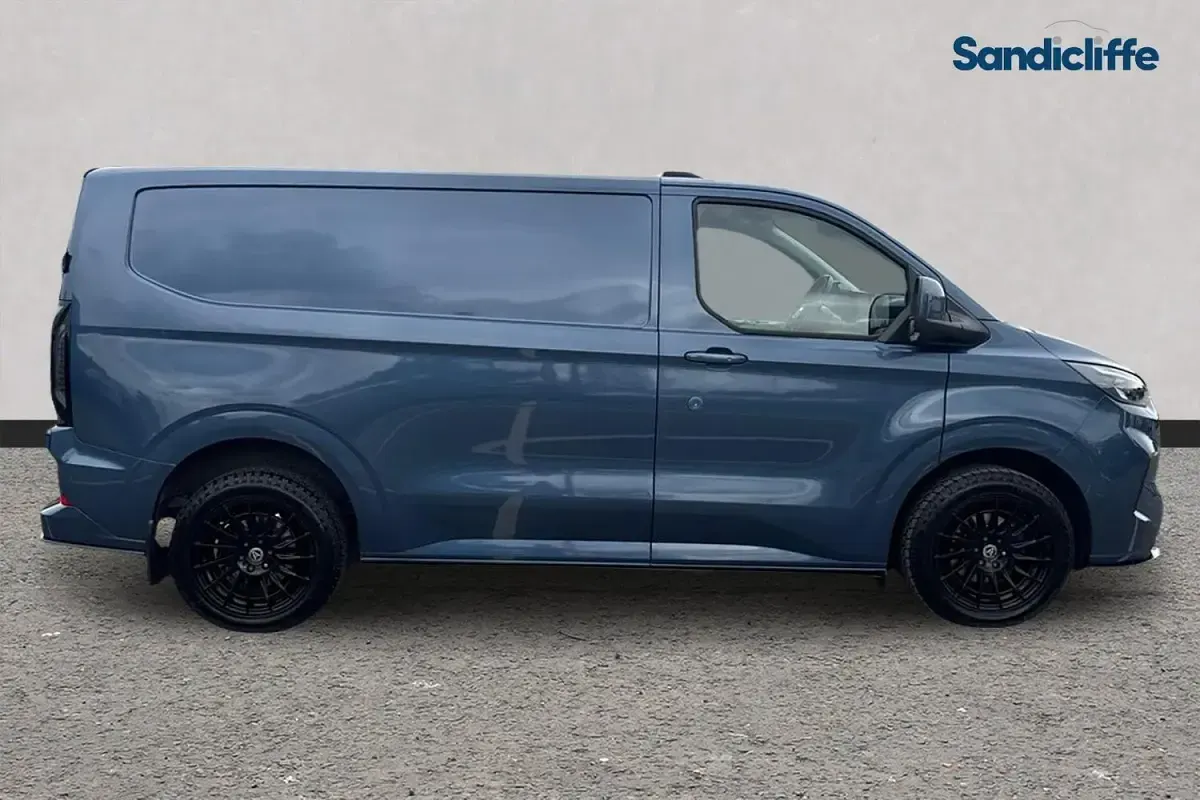 Used Ford Transit Custom Limited 150 HP (110 kW) 2021 Blue metallic Van