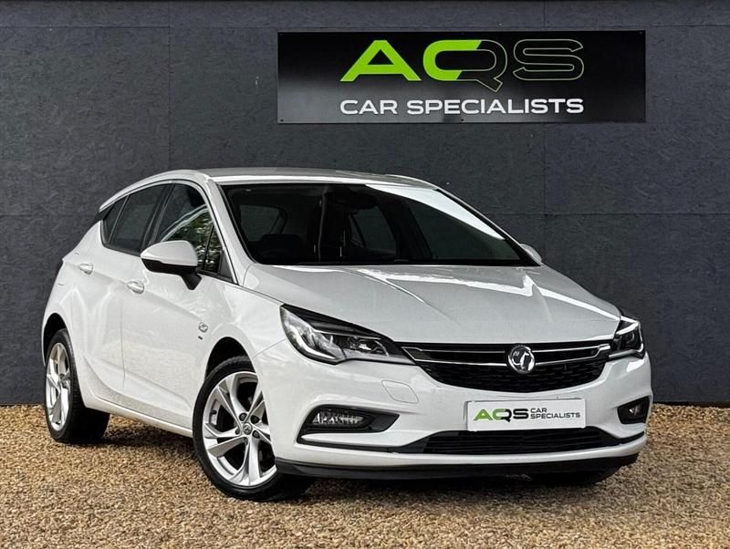 Używany Vauxhall Astra SRi 150 KM (110 kW) 2018 Biały Hatchback