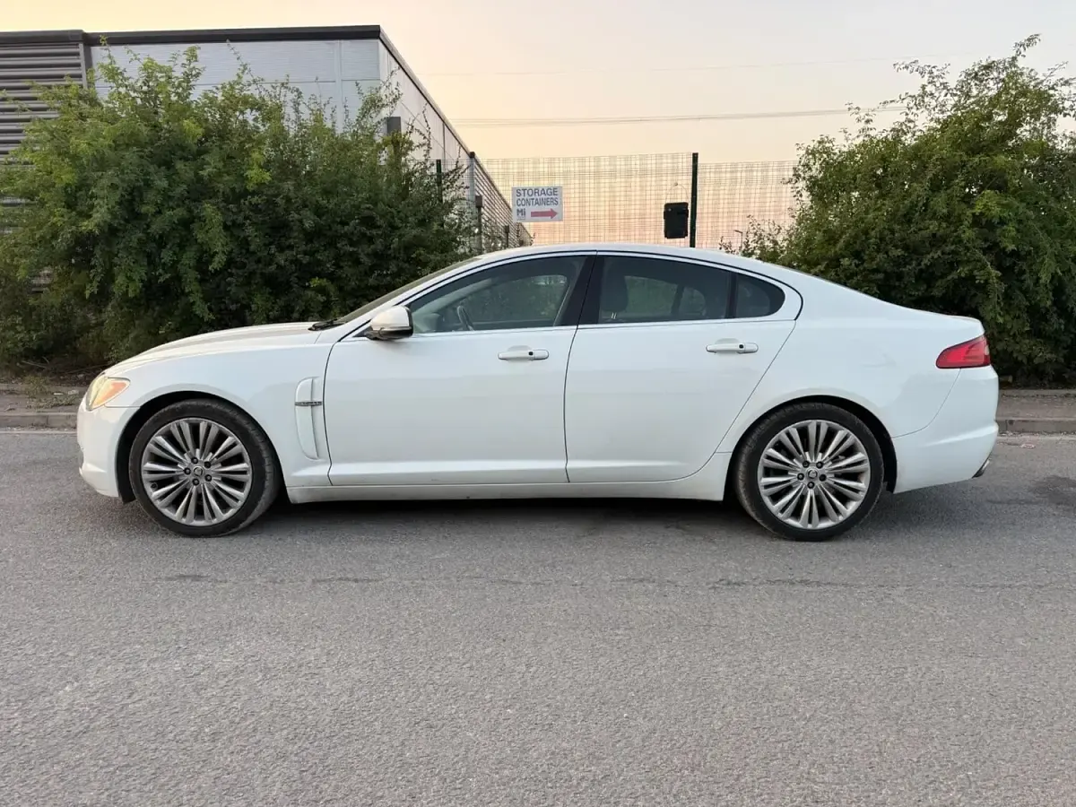 Used Jaguar XF Premium Luxury 2010 White Sedan