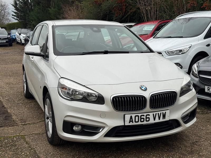 White Used 2016 BMW 225 Luxury Line Hatchback | £9,490 (Fair price) - Image 1/4